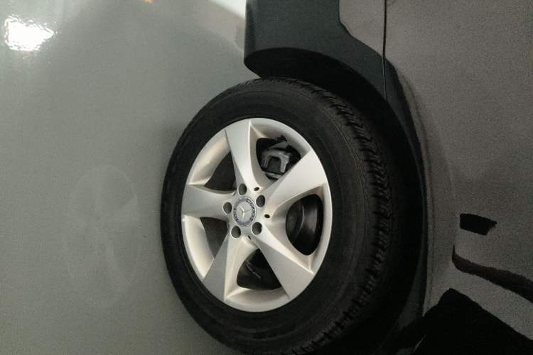 Used Mercedes-Benz Vito 2016 2.0T Elite Edition Right Rear Wheel Hub