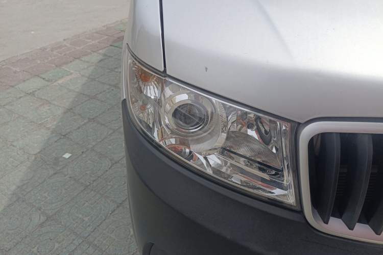 Used Jinbei Hiace X30 2023 1.5L Super-Enjoyment Van 2/5 Seats Non-Air-Conditioned Version SWC15M
