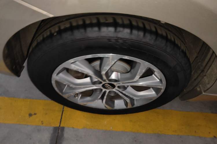 Used Geely Auto Emgrand GT 2016 2.4L Comfort Version Right Rear Wheel Hub