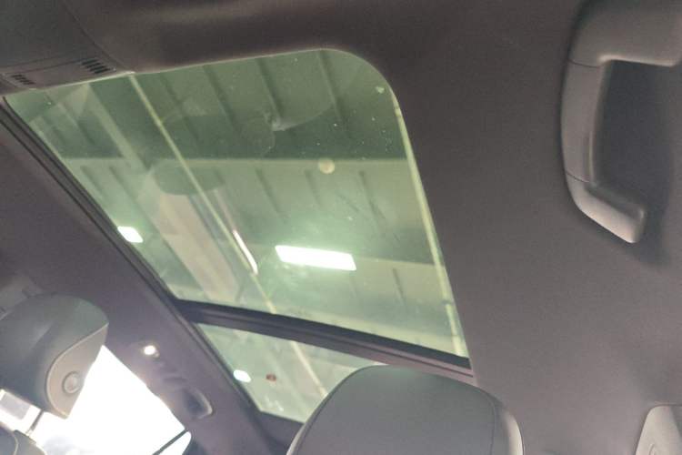 Used Volkswagen Tayron 2021 380TSI All-Wheel Drive R-Line Connected Version Headliner