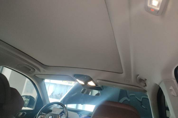 Used BMW X7 2023 xDrive40i Luxury Package with Leading Features