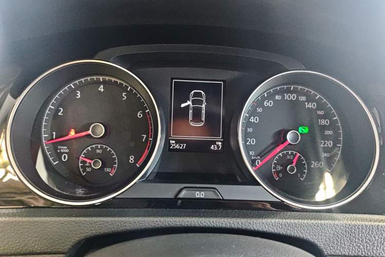 Used Volkswagen Golf 2018 1.6L Automatic Fashion Model