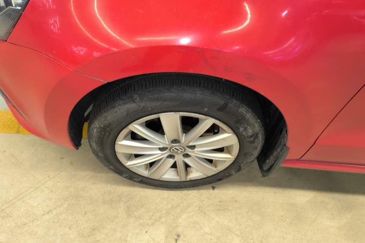 Used Volkswagen Polo 2014 1.6L Automatic Comfort Edition Left Front Wheel Hub