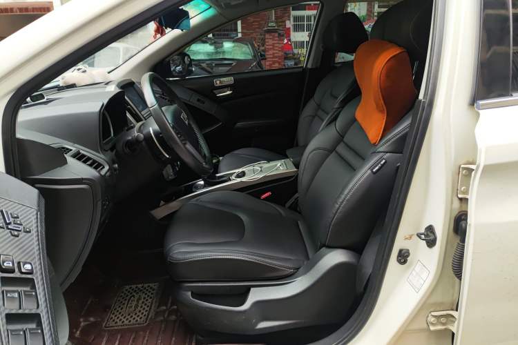 Used Luxgen U6 SUV 2015 2.0T ZhiZun Model