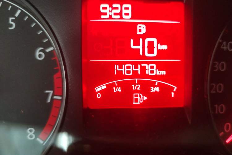 Used Volkswagen Santana 2015 1.6L Manual Comfort Edition Odometer Close Up