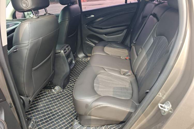 Used Buick Envision 2015 20T Two-Wheel-Drive Leading Model