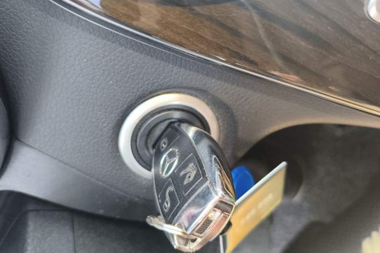 Used Mercedes-Benz C-Class 2015 Facelift C 200 L
