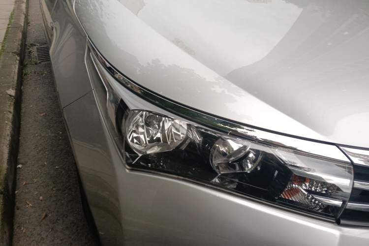 Used Toyota Corolla 2014 1.6L Manual GL-i Right Front Headlight