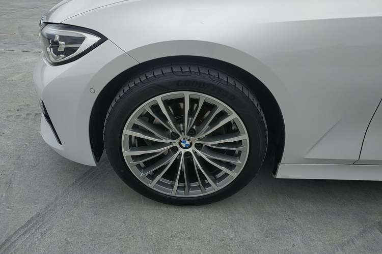 Used BMW 3 Series 2020 325Li First Edition Left Front Wheel Hub