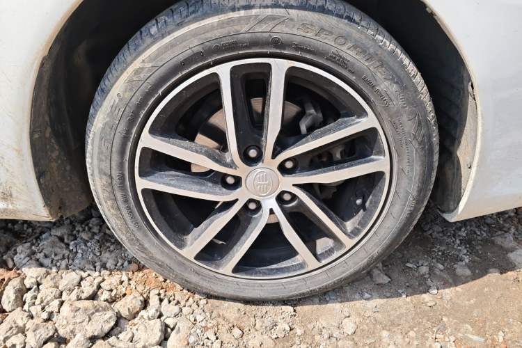 Used Bestune B50 2013 1.6L manual luxury version Right Front Wheel Hub