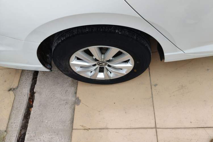 Used Volkswagen Lavida 2023 Revised 1.5L Automatic DeYi Edition Right Rear Wheel Hub