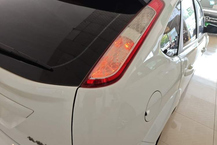 Used Ford Focus 2013 Hatchback Classic 1.8L Automatic Base Model