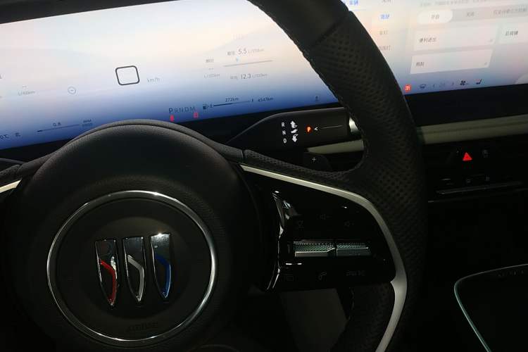 Used Buick LaCrosse 2025 Platinum Avia Edition