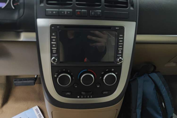 Used Buick GL8 2014 2.4L Executive Edition Audio And AC Panel