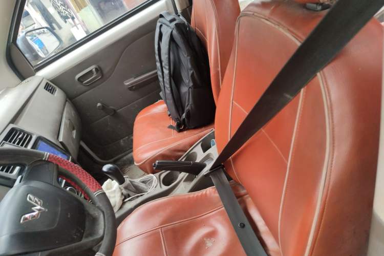 Used Wuling Rongguang V 2016 1.2L Practical Version Left Front Seat