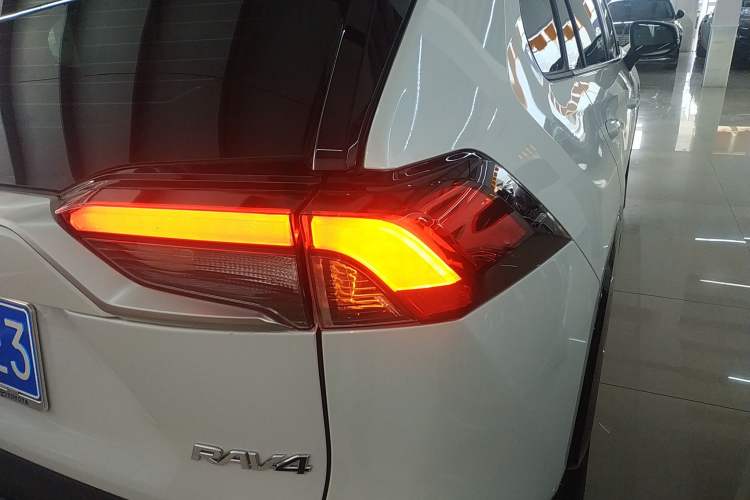 Used Toyota RAV4 2024 2.0L CVT Two-Wheel Drive Fashion Plus Edition Right Rear Taillight