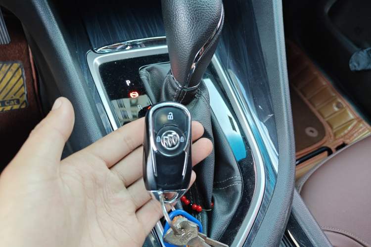 Used Buick GL6 2018 18T 6-Seater Luxury Model
