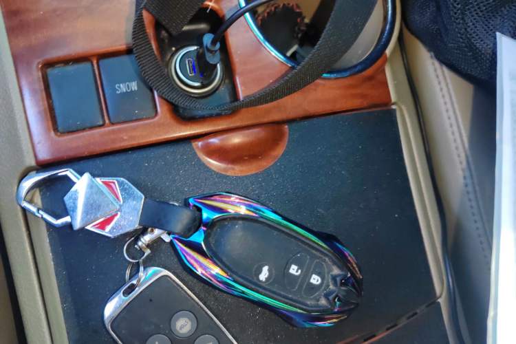 Used Toyota Highlander 2011 2.7L Two-Wheel Drive 7-Seater Supreme Edition Vehicle Key