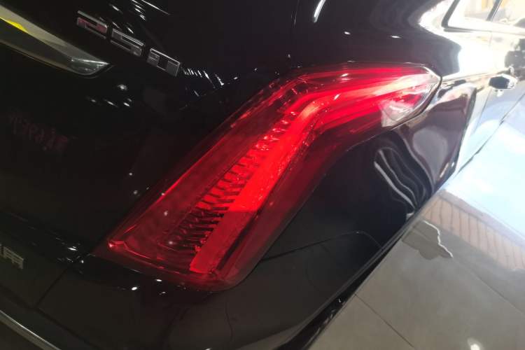 Used Cadillac XT5 2018 25T Luxury Model