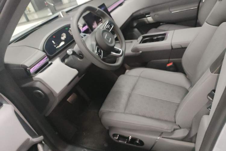 Used Zeekr 7X 2025 100 kWh Long-Range Rear-Wheel Drive with Intelligent Driving Features