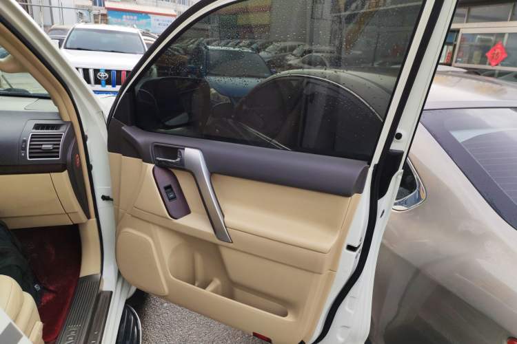 Used Toyota Prado 2016 3.5L Automatic TX-L
