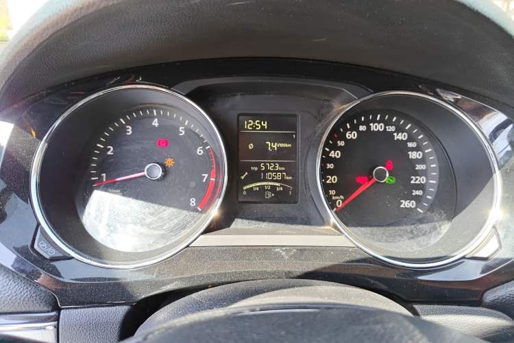 Used Volkswagen Sagitar 2018 1.6L Automatic Comfort Model Instrument Cluster