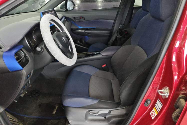 Used Toyota C-HR 2018 2.0L Leading with Sunroof China VI Standard
