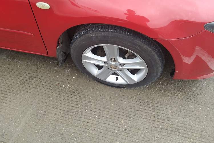 Used Mazda 6 2007 2.0L Automatic Ultra-Luxury Version Right Front Wheel Hub