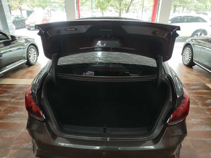 Used MG 5 2022 180 DVVT CVT Youth Luxury Edition — 18