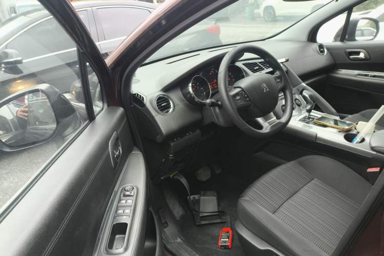 Used Peugeot 3008 2016 2.0L Automatic Classic Edition
