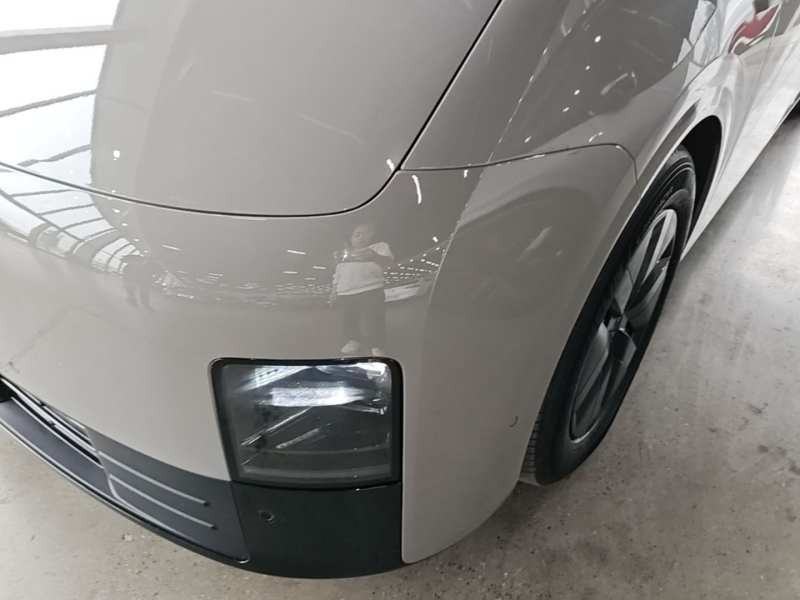 Used Li Auto MEGA 2025 Home Family Special Edition — 23