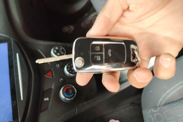 Used Chevrolet Trax 2016 1.4T Automatic Two-Wheel Drive Comfort Version with Sunroof Vehicle Key