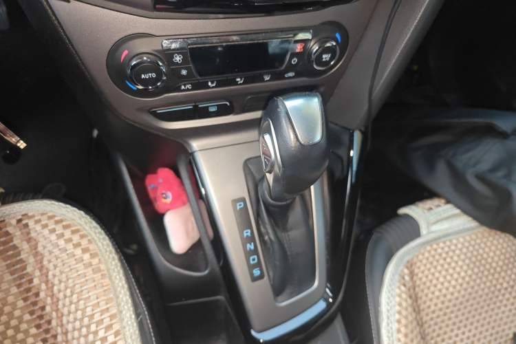 Used Ford Focus 2012 Hatchback 1.6L Automatic Fashion Edition
