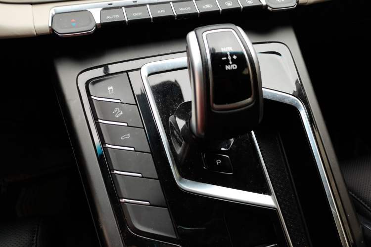 Used Geely Auto Emgrand X7 Sport 2022 Boyue X 1.8TD DCT Smart Model Gear Lever