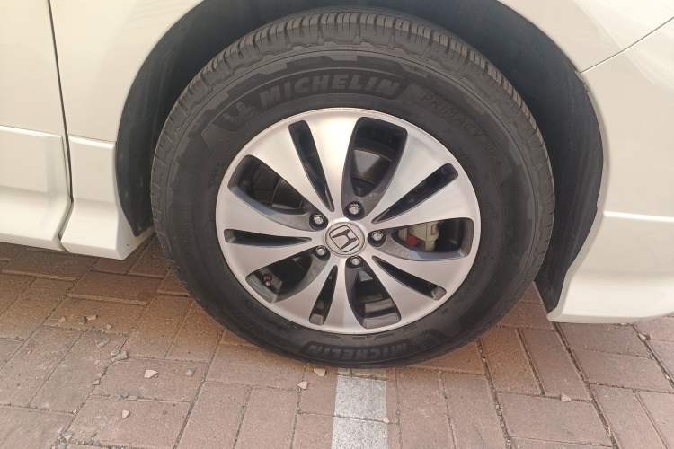 Used Honda Elysion 2015 2.4L VTi-S Prestige Edition Right Front Wheel Hub