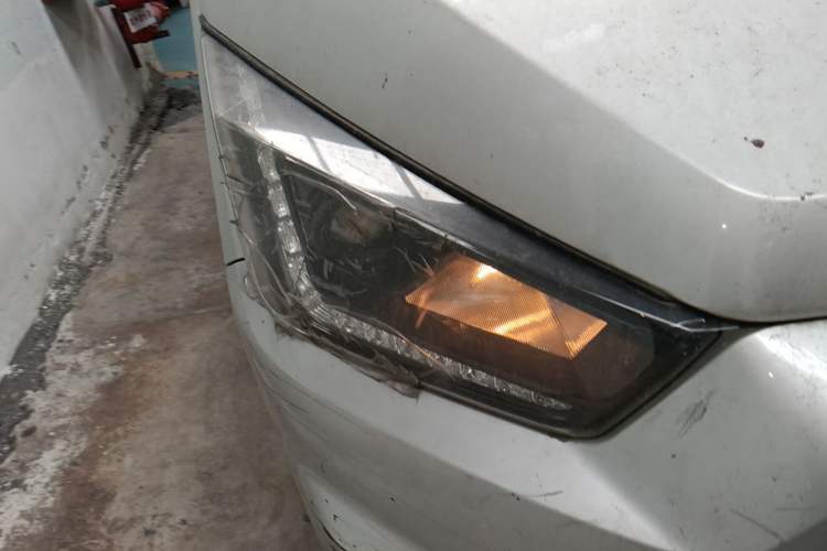 Used JMC Transit 2019 2.8T Commercial Version Long Wheelbase Mid-Roof 6-Seater Rear Single Tire China VI Emission Standard – JX493