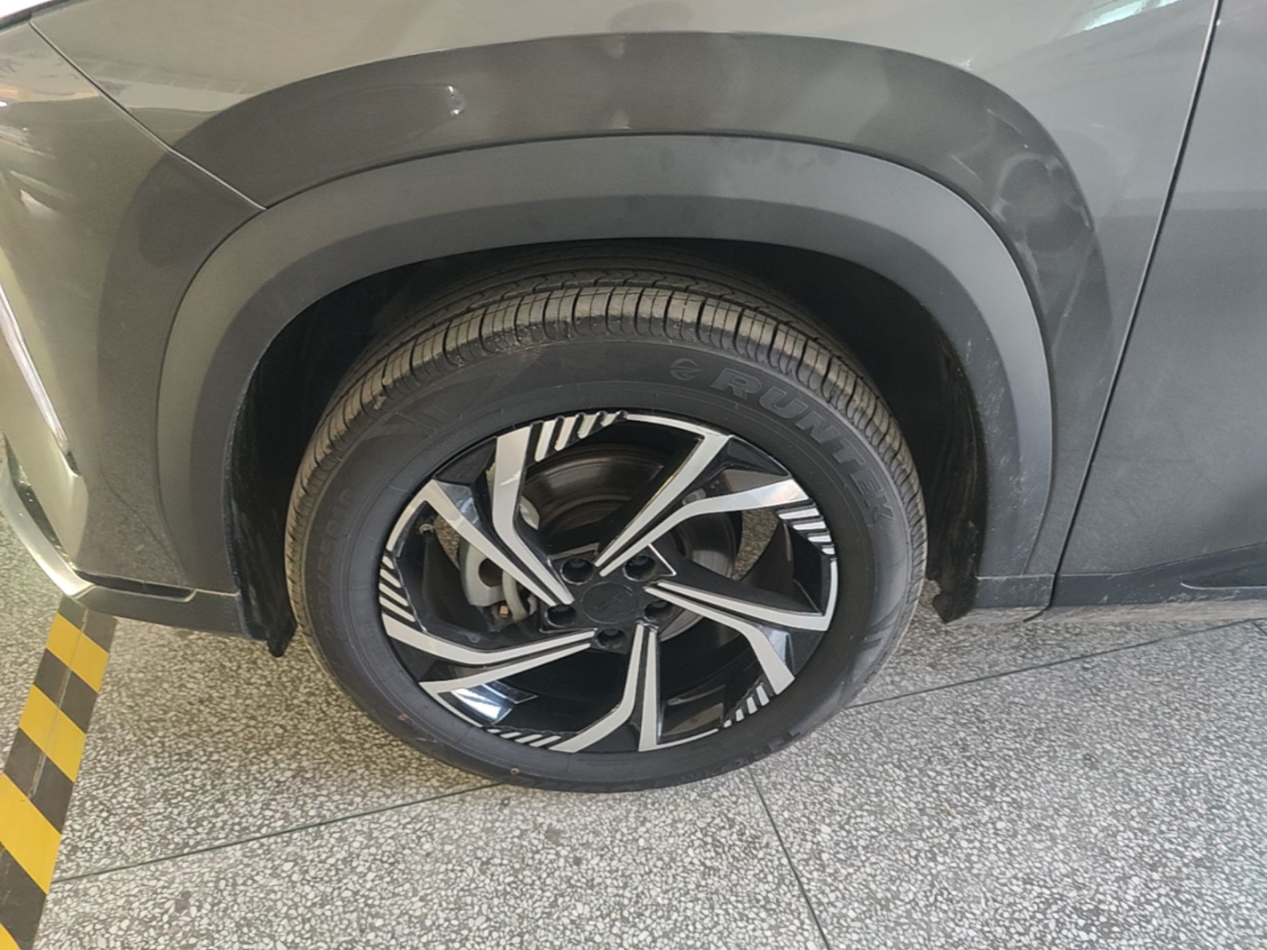 Geely Auto Emgrand X7 Sport 2024 1.5TD Dragon Edition — снимка 10