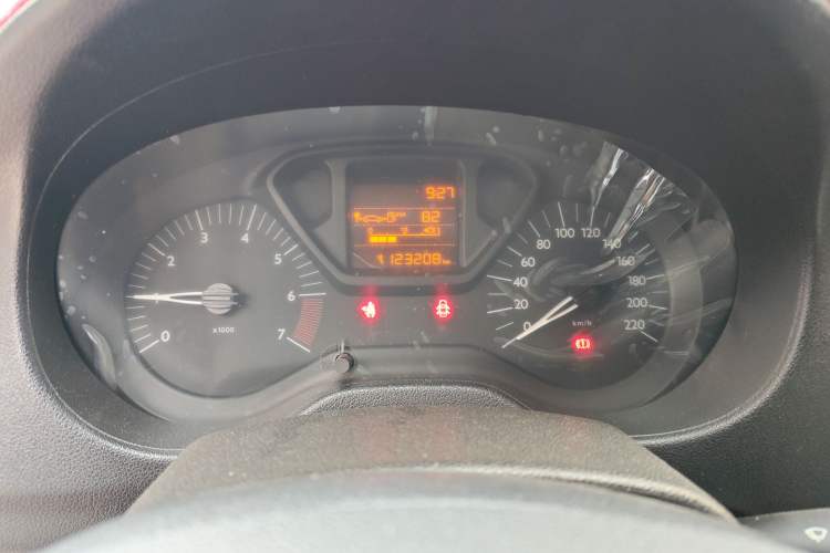 Used Citroen Elysee 2015 Zhishang Edition 1.6L Manual Fashion Model