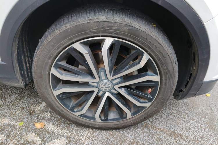 Used Volkswagen T-ROC 2019 280TSI DSG Four-Wheel Drive Luxury Version China V Standard Right Front Wheel Hub