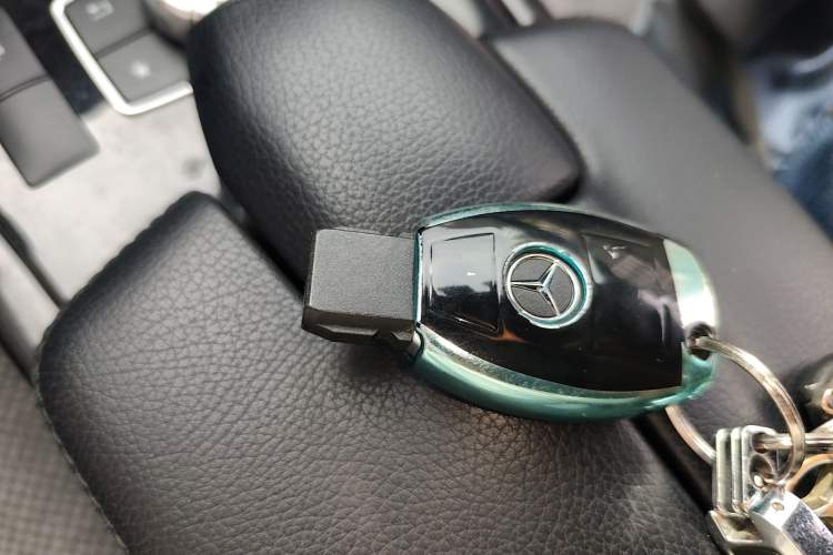 Used Mercedes-Benz E-Class 2015 E 260 L Sport & Fashion Model
