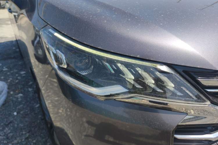 Used SAIC MAXUS G50 2020 1.5T Automatic Luxury Edition Right Front Headlight