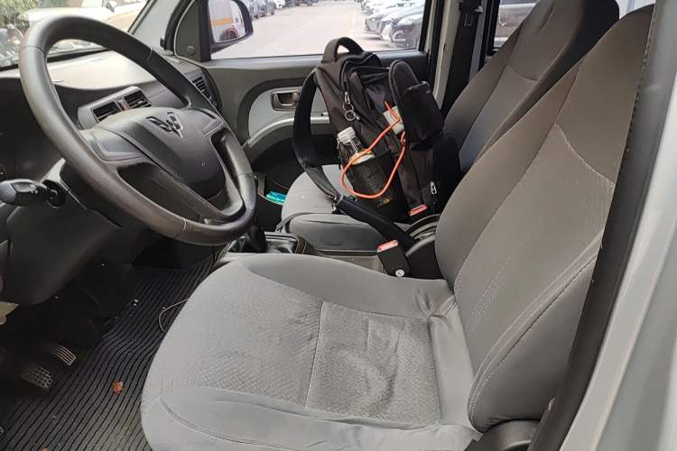 Used Wuling Rongguang S 2023 1.5L Base Version 5/7 Seats Left Front Seat