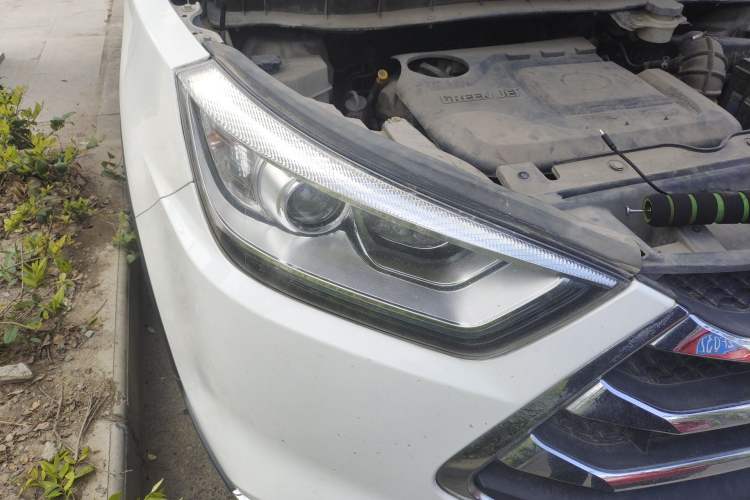 Used JAC Group Refine S3 2016 1.5L CVT Luxury Smart Version Right Front Headlight