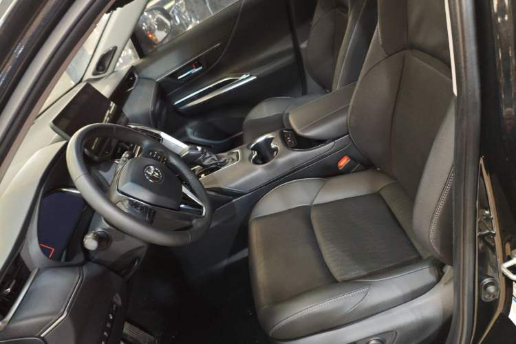 Used Toyota Venza 2022 Dual-Engine 2.5L CVT Four-Wheel Drive Supreme Edition Left Front Seat