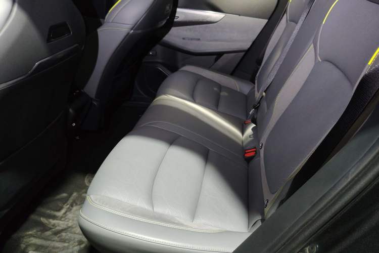 Used Lynk & Co 08 EM-P 2025 120km Long-Range Halo Left Rear Seat