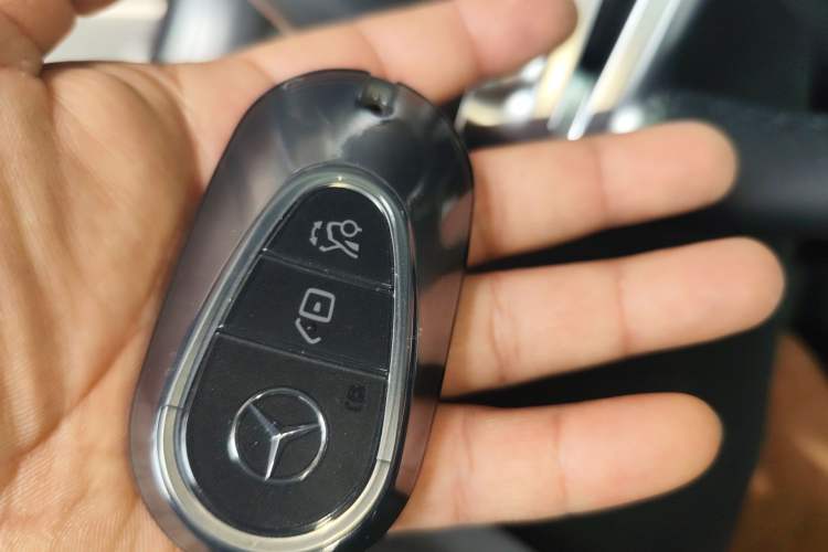Used Mercedes-Benz GLC 2026 GLC 260 L 4MATIC Dynamic Model Vehicle Key