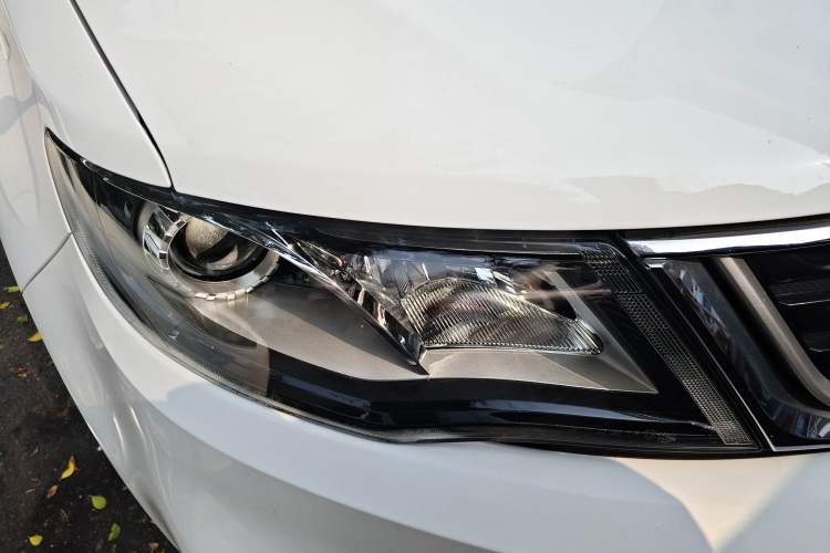 Used Geely Auto Emgrand X7 Sport 2021 Million Edition 1.8TD DCT Two-Wheel Drive Comfort Model Right Front Headlight