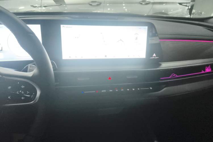 Used Chery Arrizo 8 2023 High-Performance Edition 2.0T DCT Powerfully Equipped Audio And AC Panel