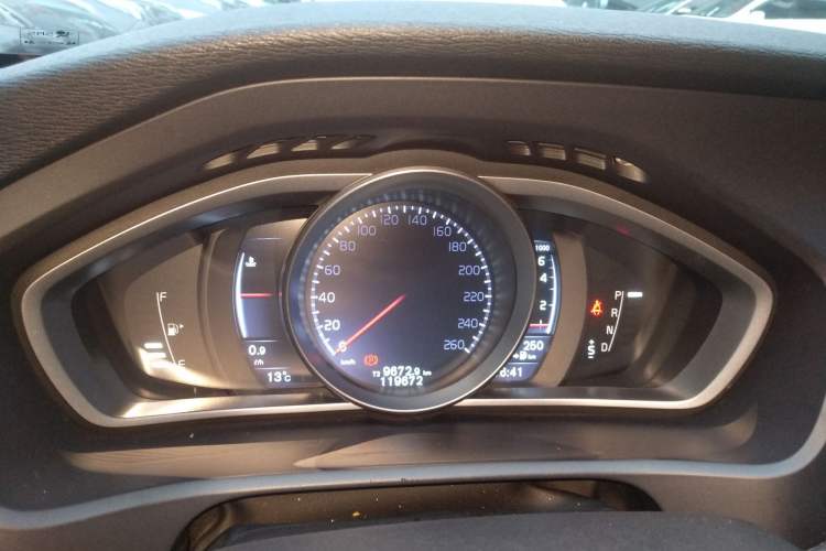 Used Volvo V40 2016 T3 Zhiyi Edition
