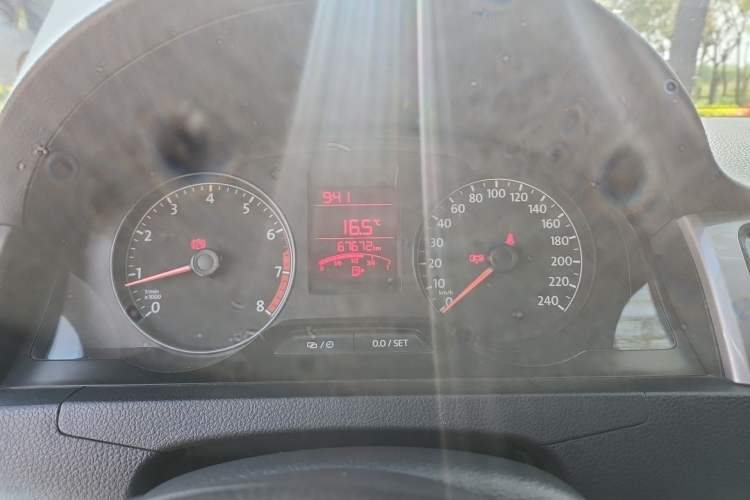 Used Volkswagen Santana 2015 HaoNa 1.6L Manual Fashion Edition
